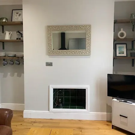 Charming And Stylish Redland One Bedroom Appartement *
