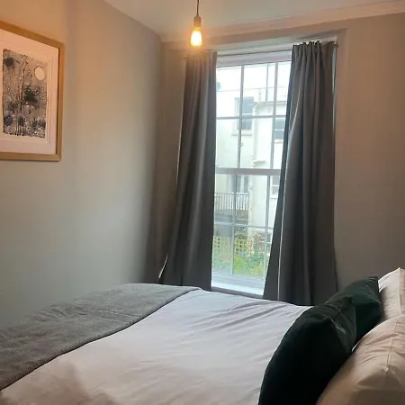 Charming And Stylish Redland One Bedroom Apartman *