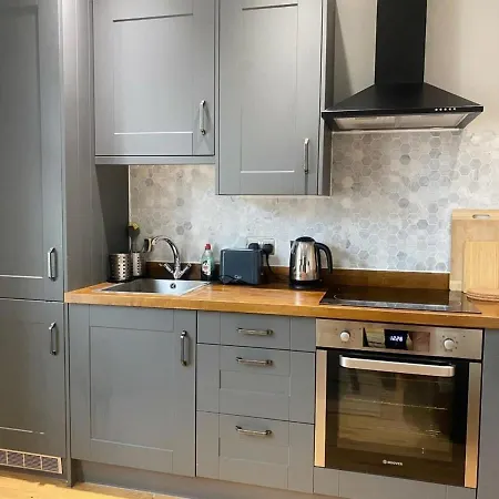 Apartment Charming And Stylish Redland One Bedroom *