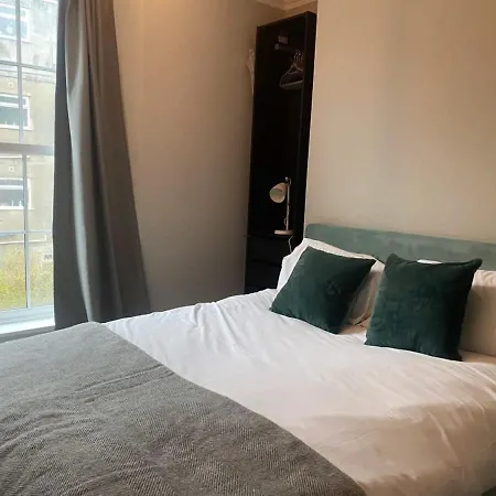 Charming And Stylish Redland One Bedroom شقة